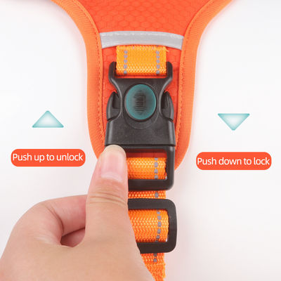 Nuevo arnés de pecho para mascotas estilo chaleco reflector arnés de pecho para perros de gran tamaño cuerda de tracción para perros a prueba de explosiones